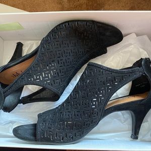 Style & Co Brand heels, black, size 7.5